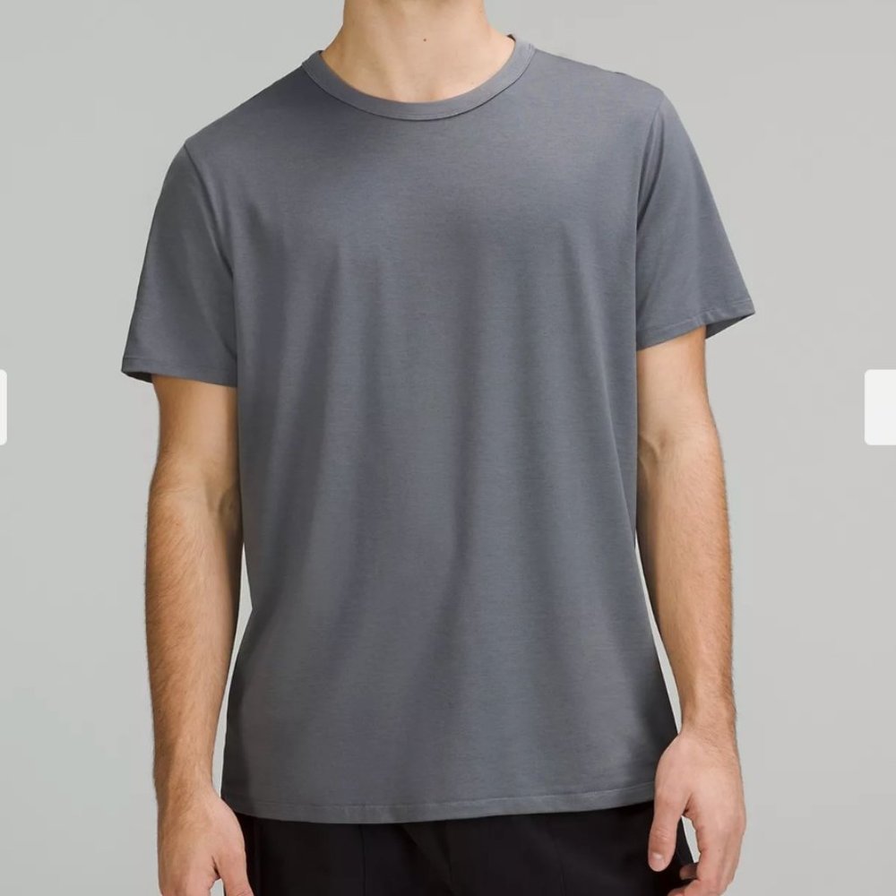 Lululemon Men's Fundamental T-Shirt - Small